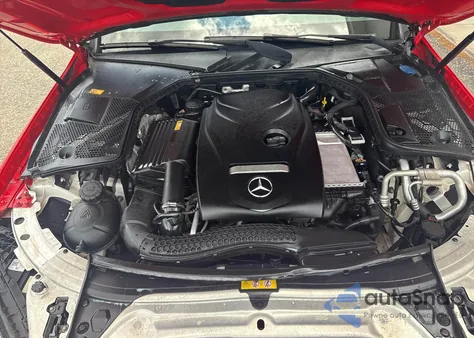 2016 Mercedes-Benz C 300 4Matic z USA, uszkodzony, nr VIN 55SWF4KB9GU114622